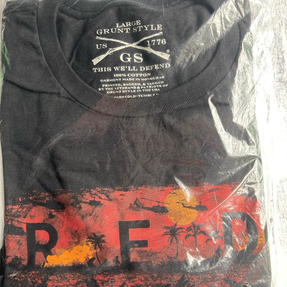 Grunt Style T-shirt and matching decal